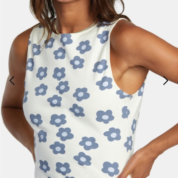 NEW!! never worn rvca mini dress - medium - Picture 3 of 4